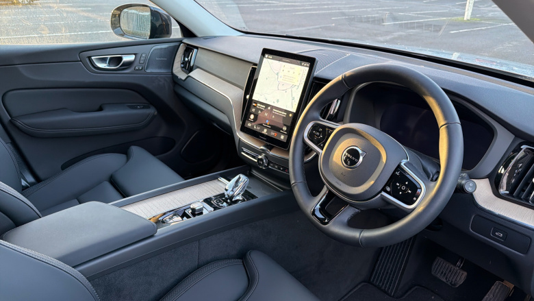 Volvo XC60 2.0 B5P Plus Dark 5dr AWD Geartronic Petrol Estate